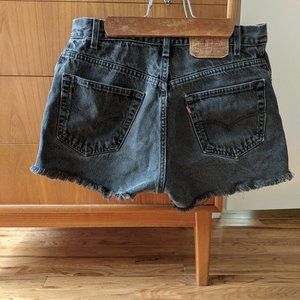 Vintage Levi's Shorts | Black Jean Cut-Off 560 33